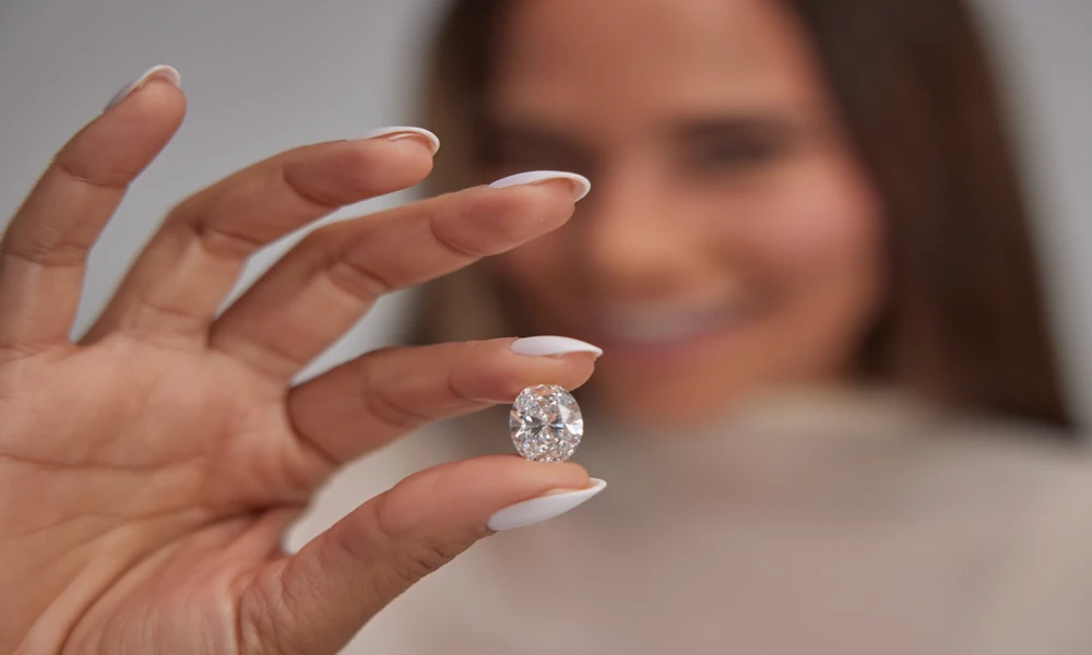 The Savvy Bride’s Secret: Upgrading Your Wedding Look with Smart Luxury Moissanite Rings & Earrings